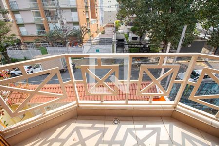 Casa à venda com 392m², 3 quartos e 4 vagas Casa à venda com 392m², 3 quartos e 4 vagasVaranda