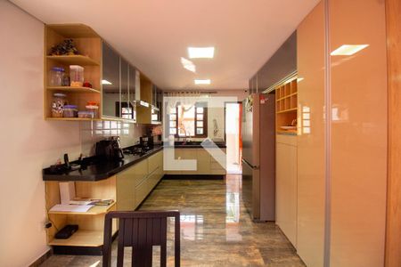 Casa à venda com 392m², 3 quartos e 4 vagas Casa à venda com 392m², 3 quartos e 4 vagasCozinha