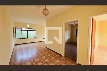 Sala de casa à venda com 3 quartos, 287m² em Jardim Dona Donata, Jundiaí