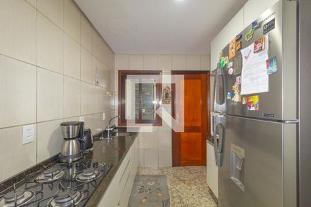 Cozinha de casa de condomínio à venda com 3 quartos, 105m² em Niterói, Canoas