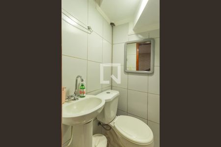 Lavabo de casa de condomínio à venda com 3 quartos, 105m² em Niterói, Canoas