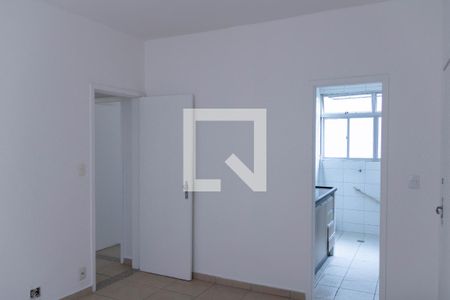 Sala de apartamento para alugar com 3 quartos, 85m² em Padre Eustáquio, Belo Horizonte