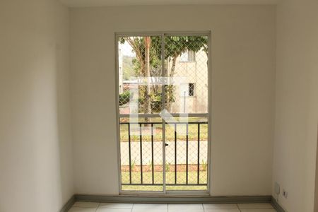 Sala de apartamento para alugar com 2 quartos, 47m² em Jardim da Gloria, Cotia