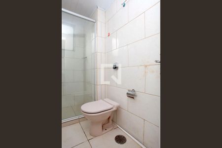 Banheiro de kitnet/studio à venda com 1 quarto, 34m² em Centro Histórico, Porto Alegre