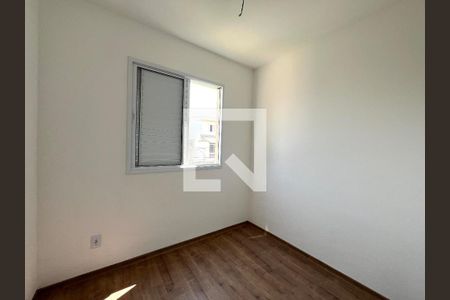 Quarto 2 de apartamento para alugar com 2 quartos, 34m² em Jardim Itacolomi, São Paulo