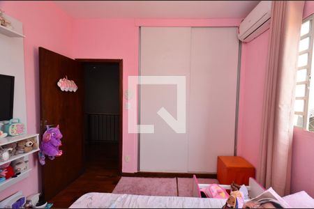 Quarto1 de casa à venda com 3 quartos, 165m² em Santa Cruz, Belo Horizonte