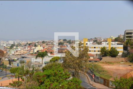 Vista de casa à venda com 3 quartos, 165m² em Santa Cruz, Belo Horizonte