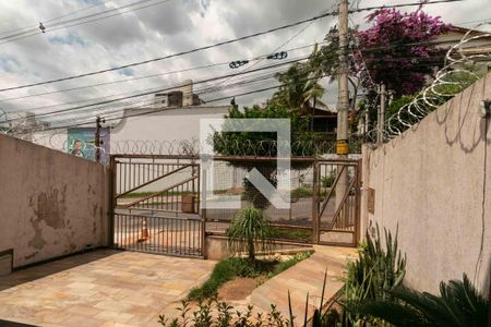 Vista Sala de casa à venda com 3 quartos, 200m² em Castelo, Belo Horizonte