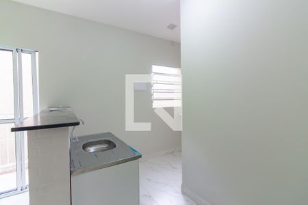 Cozinha  e Área de Serviço  de casa para alugar com 1 quarto, 25m² em Umuarama, Osasco