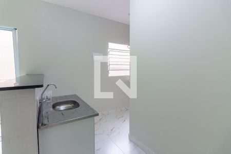 Cozinha e Área de Serviço de casa para alugar com 1 quarto, 26m² em Umuarama, Osasco