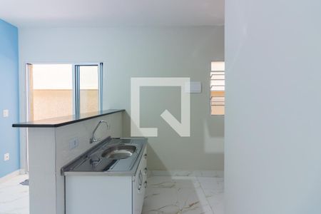 Cozinha  e Área de Serviço  de casa para alugar com 1 quarto, 26m² em Umuarama, Osasco