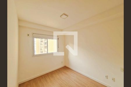 Suíte  de apartamento à venda com 2 quartos, 68m² em Jardim Flor da Montanha, Guarulhos