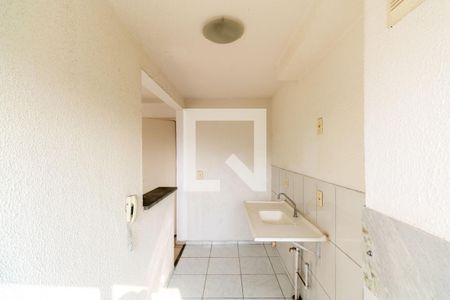 Apartamento para alugar com 45m², 2 quartos e 1 vaga Apartamento para alugar com 45m², 2 quartos e 1 vagaCozinha e Área de Serviço