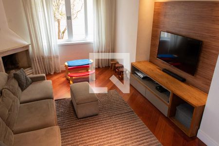 SALA DE TV de casa de condomínio à venda com 4 quartos, 384m² em Loteamento Alphaville Campinas, Campinas