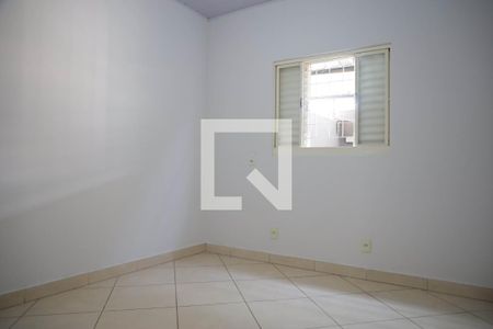 Quarto 1 de casa para alugar com 2 quartos, 75m² em Vila Brasília , Goiânia