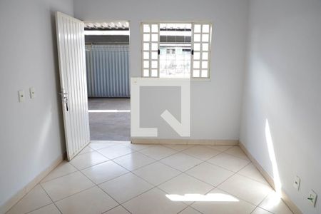 Sala de casa para alugar com 2 quartos, 75m² em Vila Brasília , Goiânia