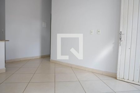 Sala de casa para alugar com 2 quartos, 75m² em Vila Brasília , Goiânia