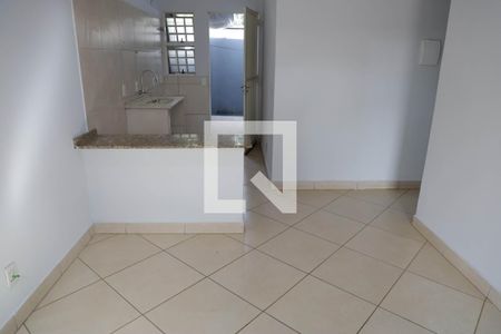 Sala de casa para alugar com 2 quartos, 75m² em Vila Brasília , Goiânia