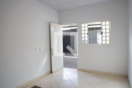 Sala de casa para alugar com 2 quartos, 75m² em Vila Brasília , Goiânia