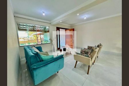 Sala de casa à venda com 3 quartos, 200m² em Teixeira Dias, Belo Horizonte