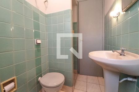 Banheiro de apartamento à venda com 1 quarto, 51m² em Centro, Campinas