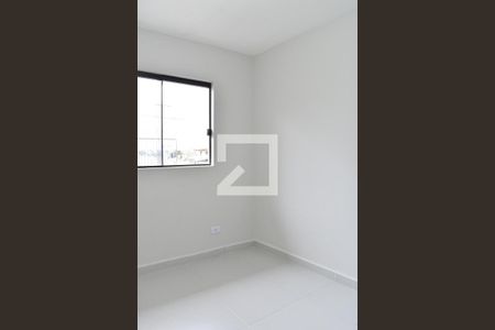 Quarto 2 de casa para alugar com 2 quartos, 58m² em Novo Mundo, Curitiba