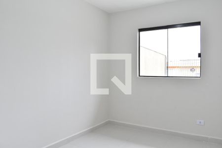 Quarto 2 de casa para alugar com 2 quartos, 58m² em Novo Mundo, Curitiba