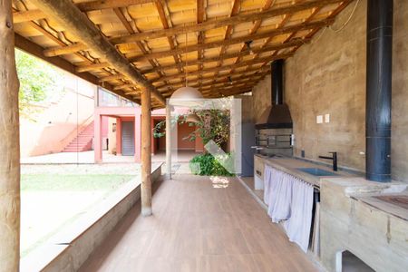 Casa de condomínio à venda com 350m², 4 quartos e 4 vagas Casa de condomínio à venda com 350m², 4 quartos e 4 vagasÁrea Gourmet