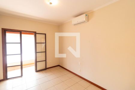 Casa de condomínio à venda com 350m², 4 quartos e 4 vagas Casa de condomínio à venda com 350m², 4 quartos e 4 vagasSuíte 04