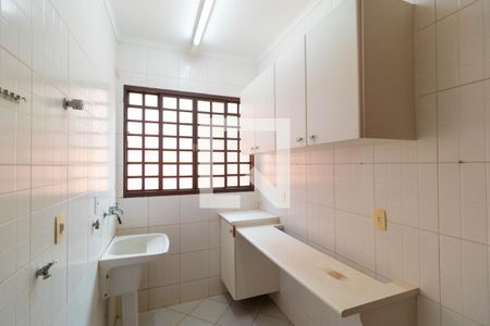 Casa de condomínio à venda com 350m², 4 quartos e 4 vagas Casa de condomínio à venda com 350m², 4 quartos e 4 vagasÁrea de Serviço