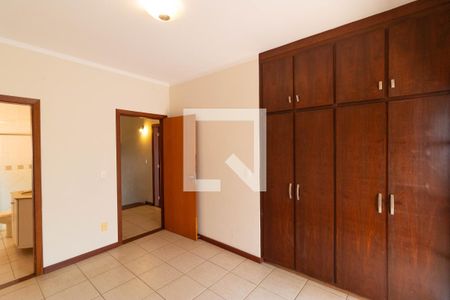 Casa de condomínio à venda com 350m², 4 quartos e 4 vagas Casa de condomínio à venda com 350m², 4 quartos e 4 vagasSuíte 04