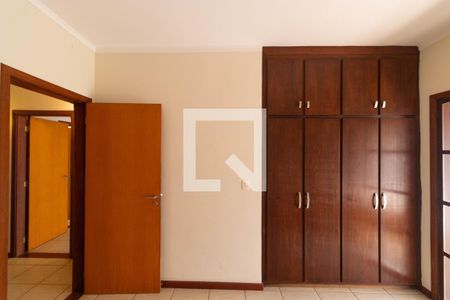 Casa de condomínio à venda com 350m², 4 quartos e 4 vagas Casa de condomínio à venda com 350m², 4 quartos e 4 vagasSuíte 04