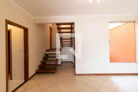 Casa de condomínio à venda com 350m², 4 quartos e 4 vagas Casa de condomínio à venda com 350m², 4 quartos e 4 vagasSalas