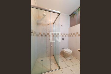 Casa de condomínio à venda com 350m², 4 quartos e 4 vagas Casa de condomínio à venda com 350m², 4 quartos e 4 vagasBanheiro