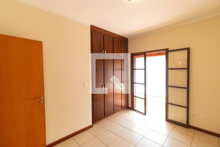 Casa de condomínio à venda com 350m², 4 quartos e 4 vagas Casa de condomínio à venda com 350m², 4 quartos e 4 vagasSuíte 04