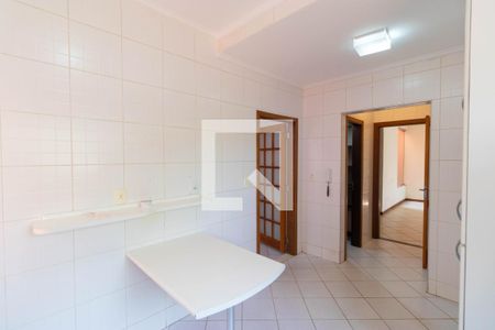 Casa de condomínio à venda com 350m², 4 quartos e 4 vagas Casa de condomínio à venda com 350m², 4 quartos e 4 vagasCozinha