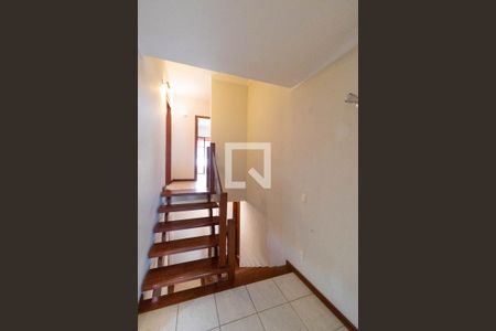 Casa de condomínio à venda com 350m², 4 quartos e 4 vagas Casa de condomínio à venda com 350m², 4 quartos e 4 vagasCorredor