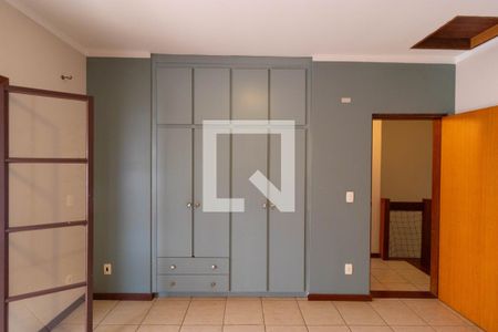 Casa de condomínio à venda com 350m², 4 quartos e 4 vagas Casa de condomínio à venda com 350m², 4 quartos e 4 vagasSuíte 03