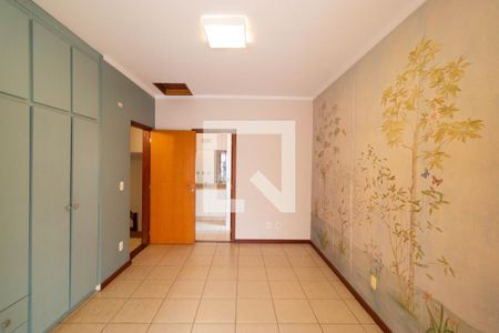 Casa de condomínio à venda com 350m², 4 quartos e 4 vagas Casa de condomínio à venda com 350m², 4 quartos e 4 vagasSuíte 03