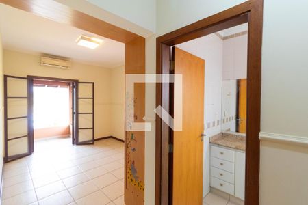 Casa de condomínio à venda com 350m², 4 quartos e 4 vagas Casa de condomínio à venda com 350m², 4 quartos e 4 vagasSuíte 02