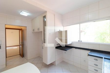 Casa de condomínio à venda com 350m², 4 quartos e 4 vagas Casa de condomínio à venda com 350m², 4 quartos e 4 vagasCozinha