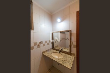 Casa de condomínio à venda com 350m², 4 quartos e 4 vagas Casa de condomínio à venda com 350m², 4 quartos e 4 vagasBanheiro