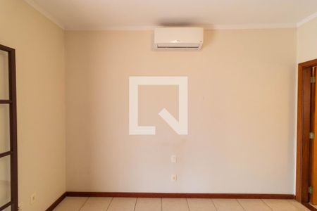 Casa de condomínio à venda com 350m², 4 quartos e 4 vagas Casa de condomínio à venda com 350m², 4 quartos e 4 vagasSuíte 04