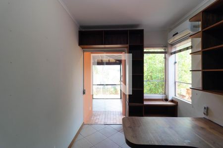 Casa de condomínio à venda com 350m², 4 quartos e 4 vagas Casa de condomínio à venda com 350m², 4 quartos e 4 vagasEscritório