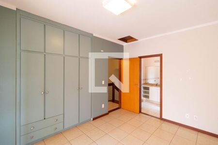 Casa de condomínio à venda com 350m², 4 quartos e 4 vagas Casa de condomínio à venda com 350m², 4 quartos e 4 vagasSuíte 03