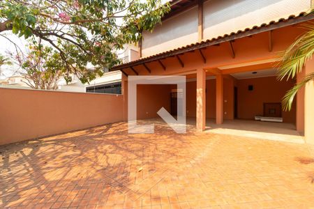 Casa de condomínio à venda com 350m², 4 quartos e 4 vagas Casa de condomínio à venda com 350m², 4 quartos e 4 vagasGaragem