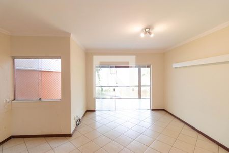 Casa de condomínio à venda com 350m², 4 quartos e 4 vagas Casa de condomínio à venda com 350m², 4 quartos e 4 vagasSalas