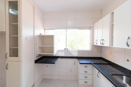 Casa de condomínio à venda com 350m², 4 quartos e 4 vagas Casa de condomínio à venda com 350m², 4 quartos e 4 vagasCozinha