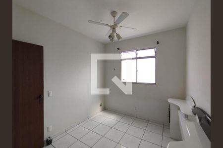 Sala de apartamento à venda com 3 quartos, 70m² em Milionários, Belo Horizonte