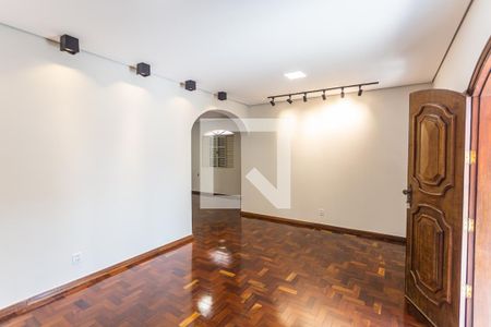 Sala 1 de casa à venda com 3 quartos, 240m² em Ipiranga, Belo Horizonte